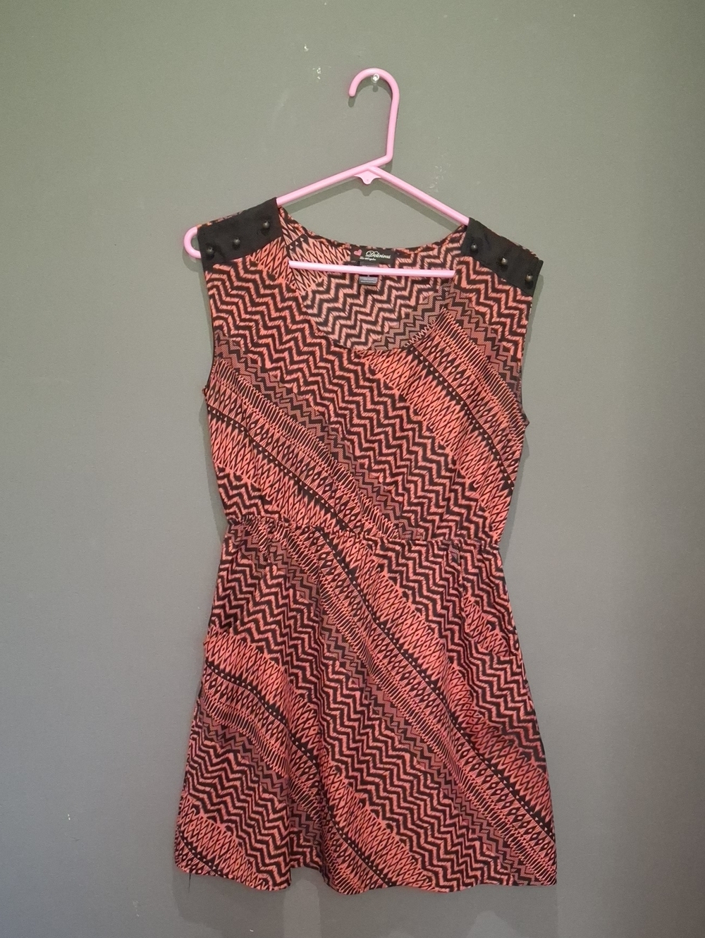 Sleeveless Pink and Black Zigzag Mini Dress with Studded Shoulders